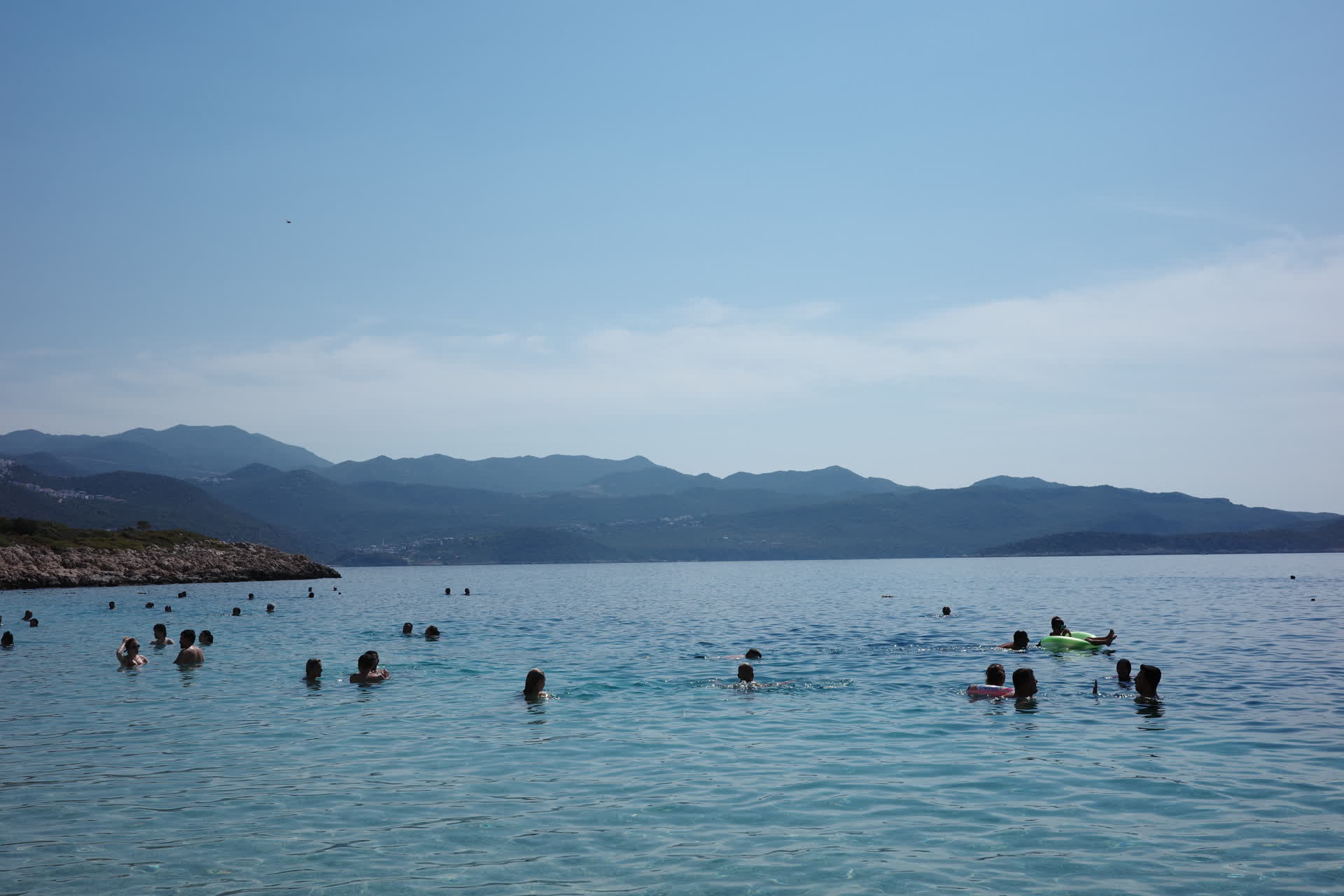 飘进海里